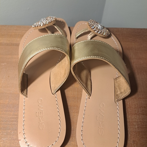 COPY - Skemo Gold Flat Sandals With Rhinestone Toe Ring - Picture 7 of 9
